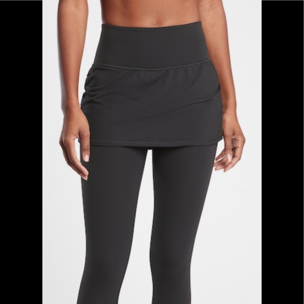 Athleta Elation 2 in 1 Capri (EUC, only worn once, Small)